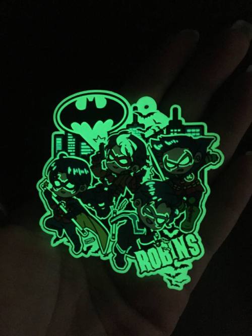 OMAGOD My new keychains of Robin glow in the dark are finally here!!!ETSY LINK: https://www.etsy.com