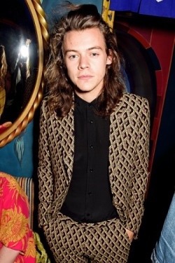 peachfic: soft-larry:  a concept i am truly here for  a thrilling addition.