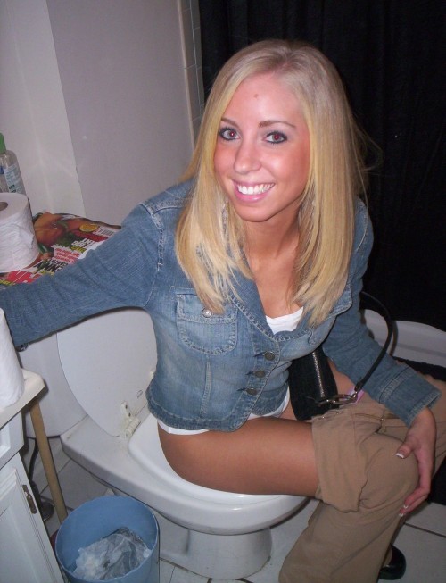 TOILET PEE