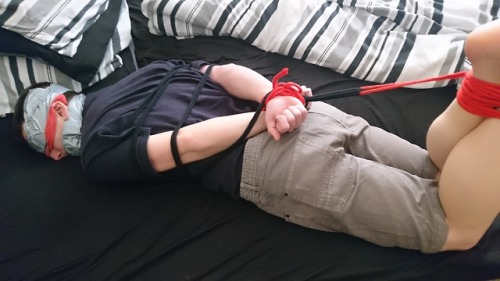 malebondagene: Sometimes I just love a good hogtie!