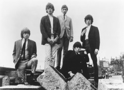 my-tight-blue-jeans:  -tackier de pegajoso pegamento :  ~ Original Rolling Stones lineup ~Brian Jones, Mick Jagger, Charlie Watts, Keith Richards, and Bill Wyman