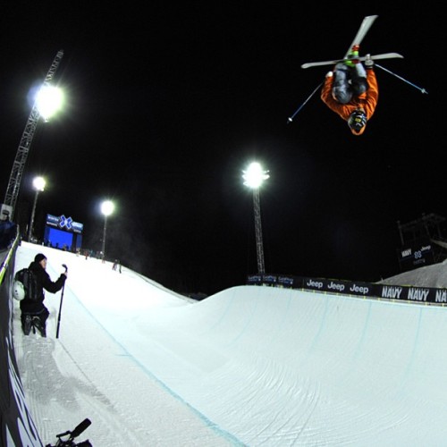 @Kevin_Rolland letting some double flips fly during tonight’s practice session. Stay tuned for a gallery on freeskier.com. #Freeskier #Skiing #XGames (at Buttermilk Mountain)