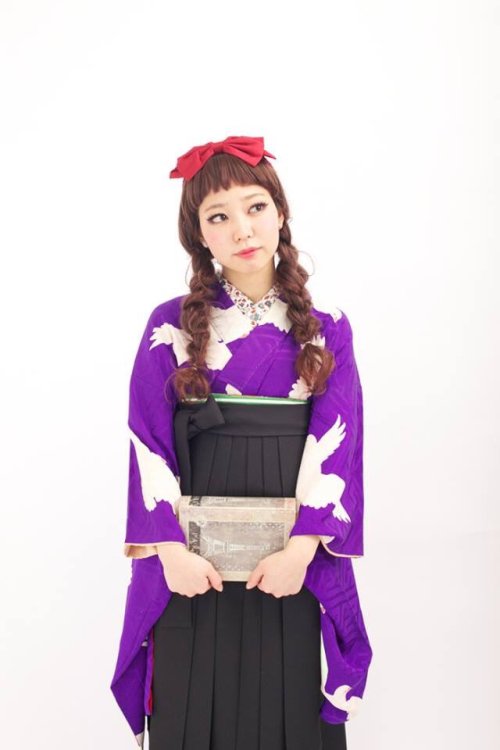 tanuki-kimono:Hato (doves/pigeon) over rich purple sayagata ground, vintage kimono seen on