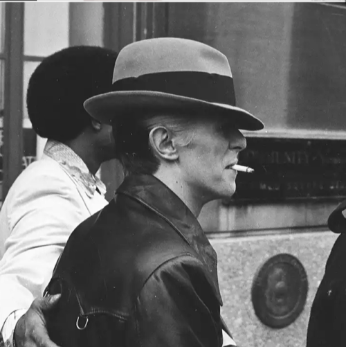 lokithegreekgod-666: baby-universeii: David Bowie going to court with lawyers, Coco Schwab & Igg