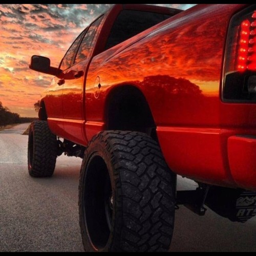 Want to be seen???? Tag your friends!!! And kik me at lifted4x4trucks #lifted4x4 #lifted #trucks #4x