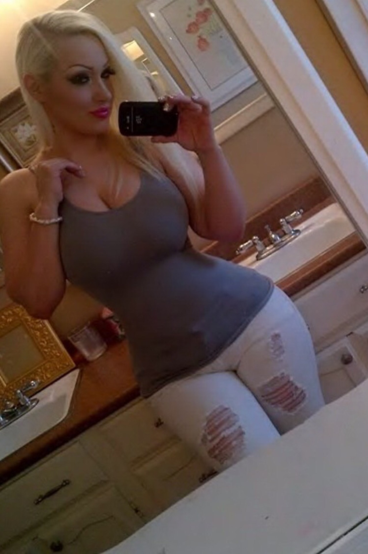colonelfree:  So sexy 🌹🌹🌹🌹🌹🌹🌹🌹🌹