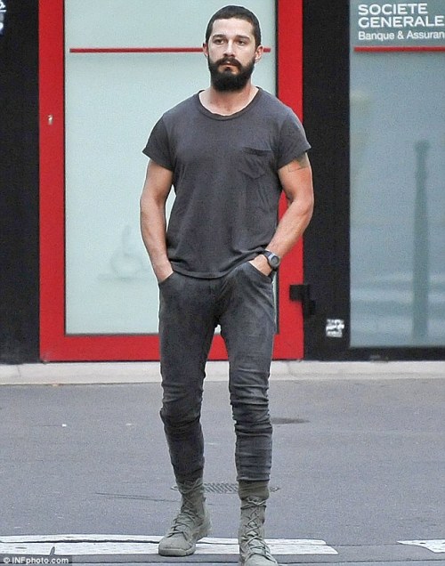 babyintoyland:  sincere-is-the-sin:  quanstylemeup:  Shia LaBeouf  Goals.  I love him.
