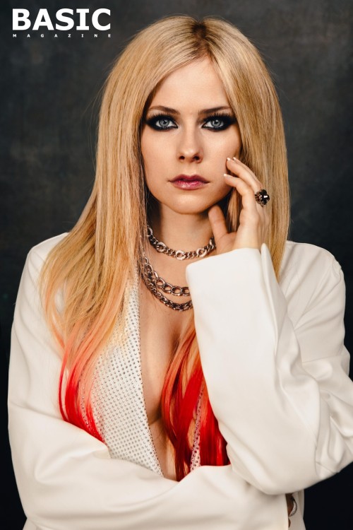 picsforkatherine:Avril Lavigne for Basic