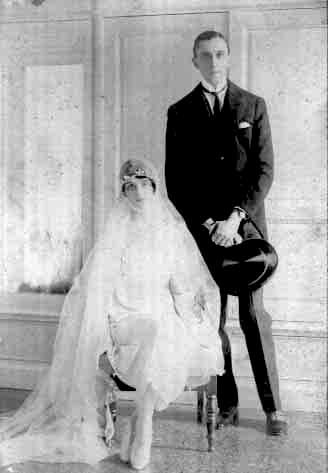 Cora Antinori and Michelangelo Caetani de Sermoneta on their weddind day, 1920 Florence