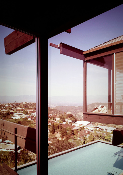 ofhouses:  610. Richard Lee Dorman /// Art Seidenbaum House /// Los Angeles, California, USA /// 1966OfHouses presents Record Houses, part IV.(Photos: © Julius Shulman. Source: The Getty Research Institute, Julius Shulman Archive; “Architectural Record