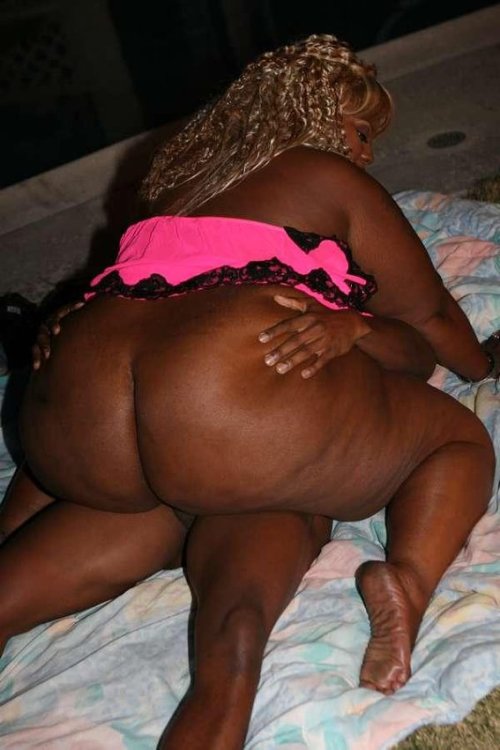 http://supersizebbw.tumblr.com/post/88362663797