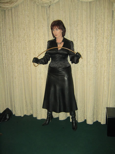 lockedandlashed: A small homage to the wonderful Mistress Margi Mistress margi obey you I will serve