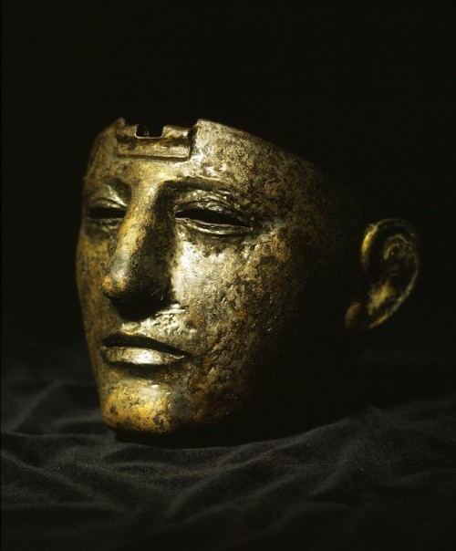 336bc:Bronze mask coated with silver The mask has a hinge at the top, it was meant to cover the enti