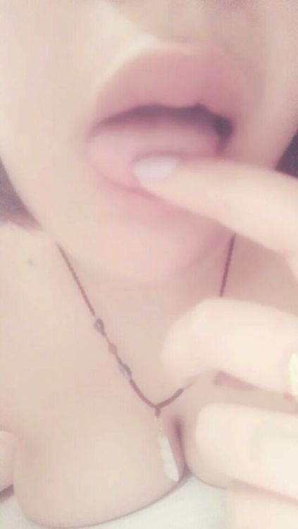 yaoyaomei: 洗澡澡。。。。 微信：ke28788