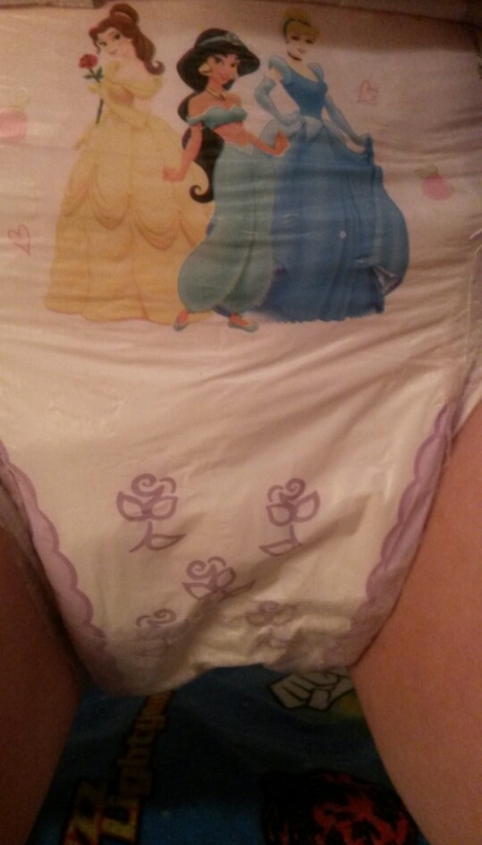foreverlittle:  2004 princess glow in the dark pull ups!
