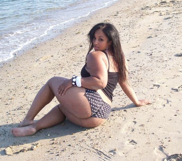jazziedad:  Ms Delicious Donna 👄😍  Sexxxy nice