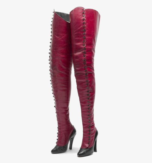 Les Beehive – Killer Heels Lesbeeive.com | LesBeehive on Facebook 