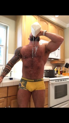 afonso1979:  Good morning! Who else likes milk in the morning!? 😈
