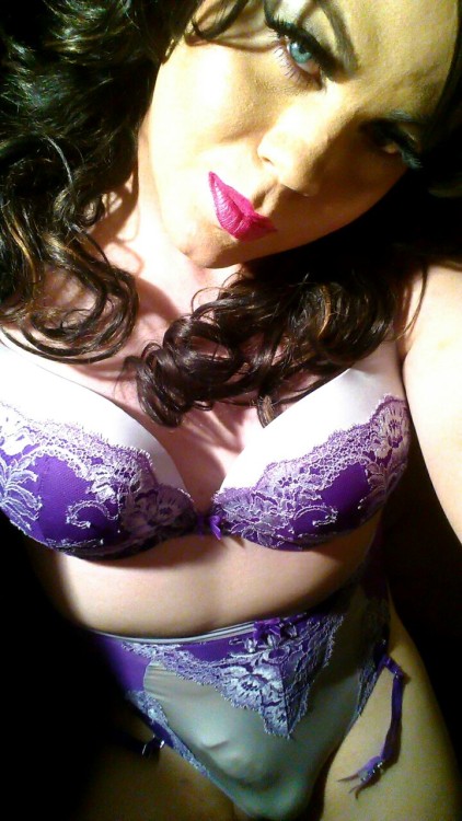 princessgeorgia22:  Almost to 1000! Hope to see more soon. Thanks to all my followers!  Embrace your