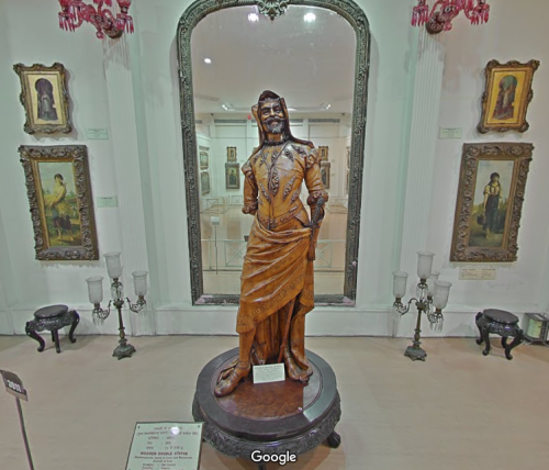  The double sided statue of Mephistopheles and Margaretta inside the Salar Jung Museum, Hyderabad. 