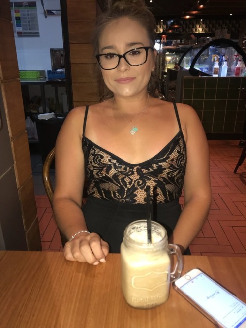 Porn sydneysownlittleslut:  Date night flashing! photos