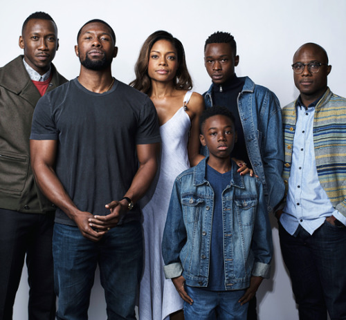 Mahershala Ali, Trevante Rhodes, Naomie Harris, Alex Hibbert, Ashton Sanders and Barry Jenkins photo