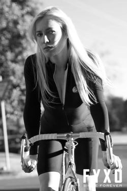 girls-on-bicycles:  Girls On Bicycle