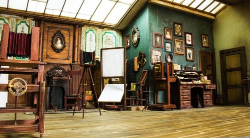mymodernmet:  Artist Constructs Intricately Detailed Miniature Replica of 1900s Photo Studio 