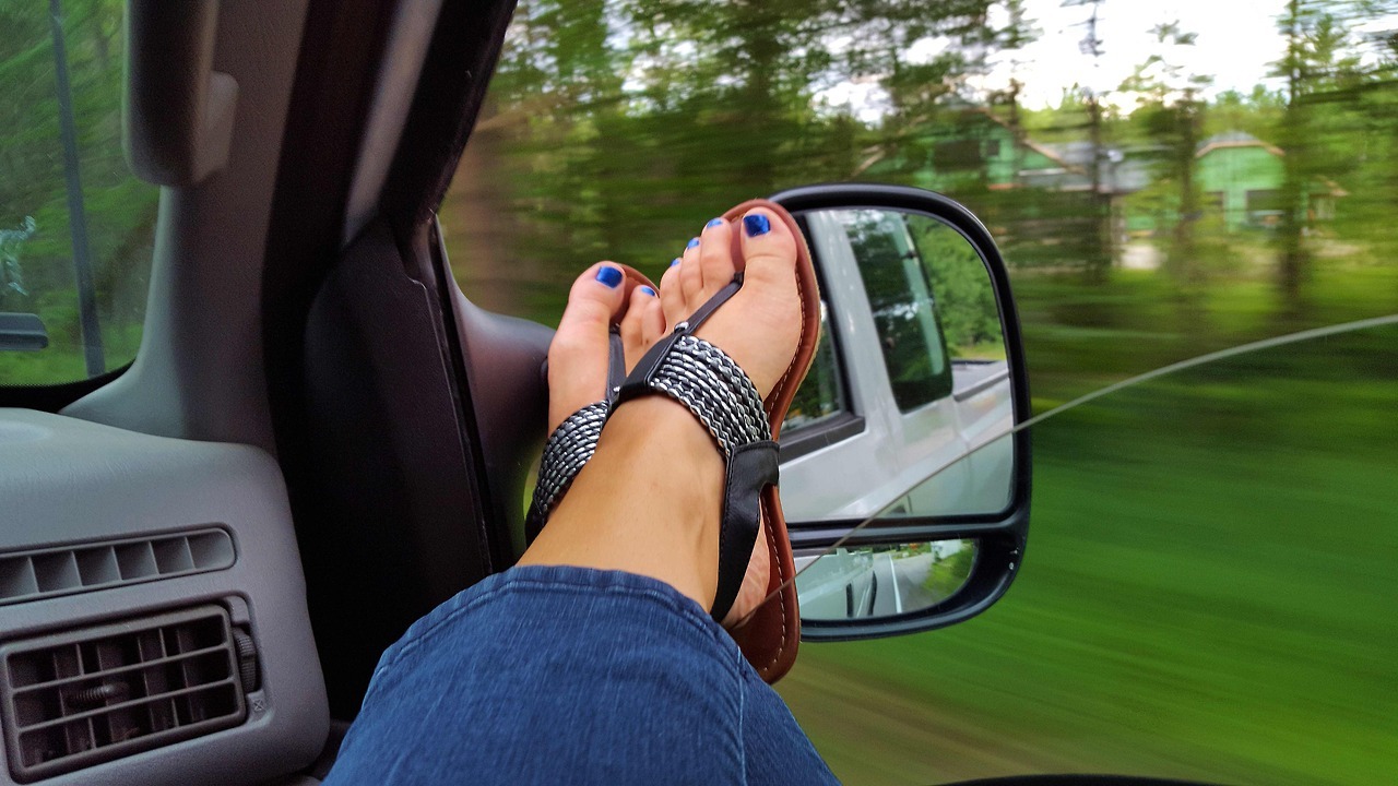 sweet-feet-and-more:  snoopythatsme: myprettywifesfeet:  My pretty wife. What do