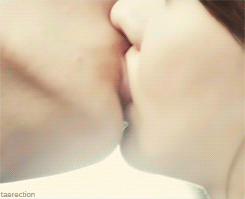 taerection:  1/? of my favorite Kmovie kisses   ↳Ji Sung and Kim Ahjoong (My