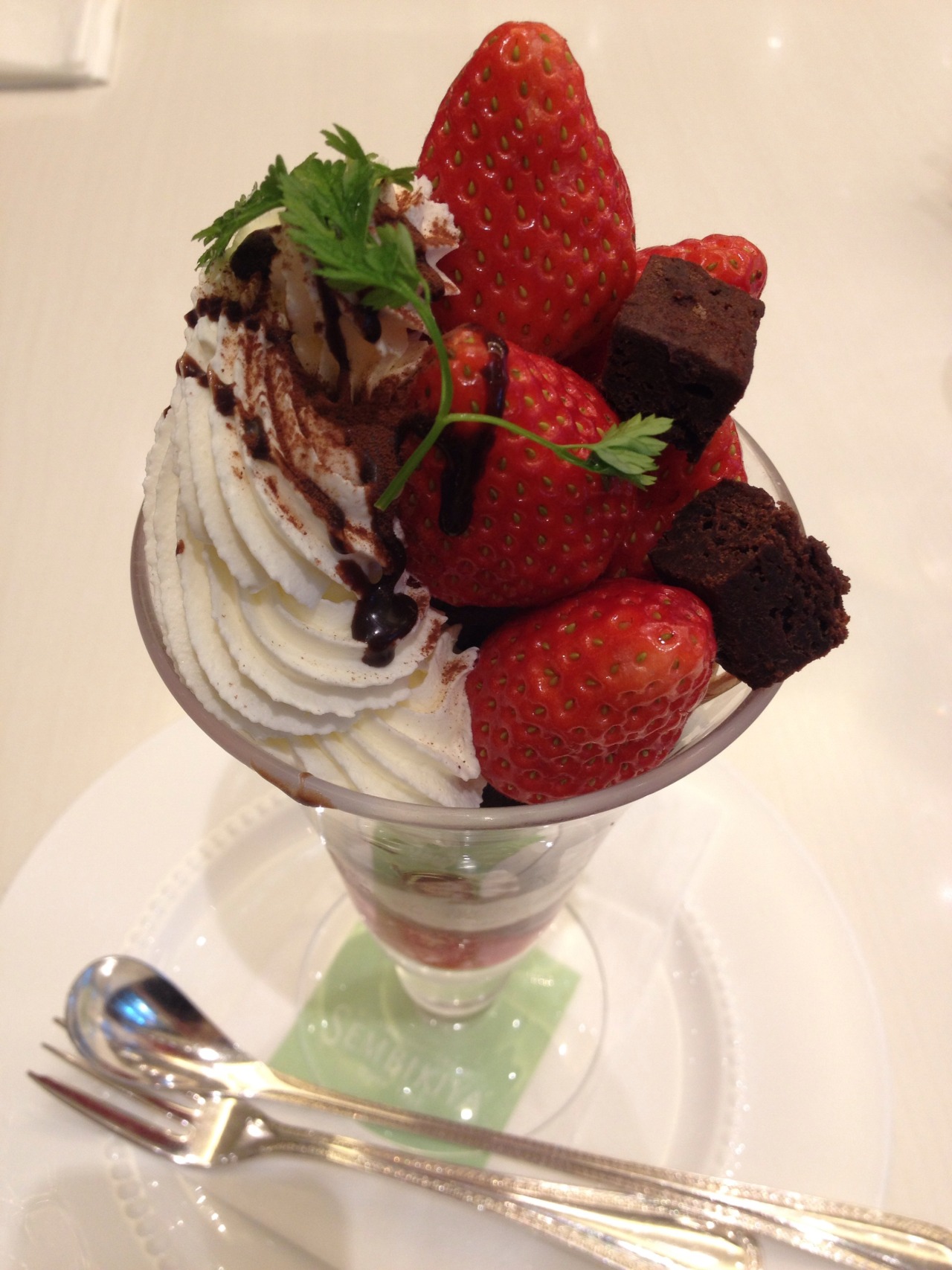 ichigoocakeu:ストロベリーショコラパフェ