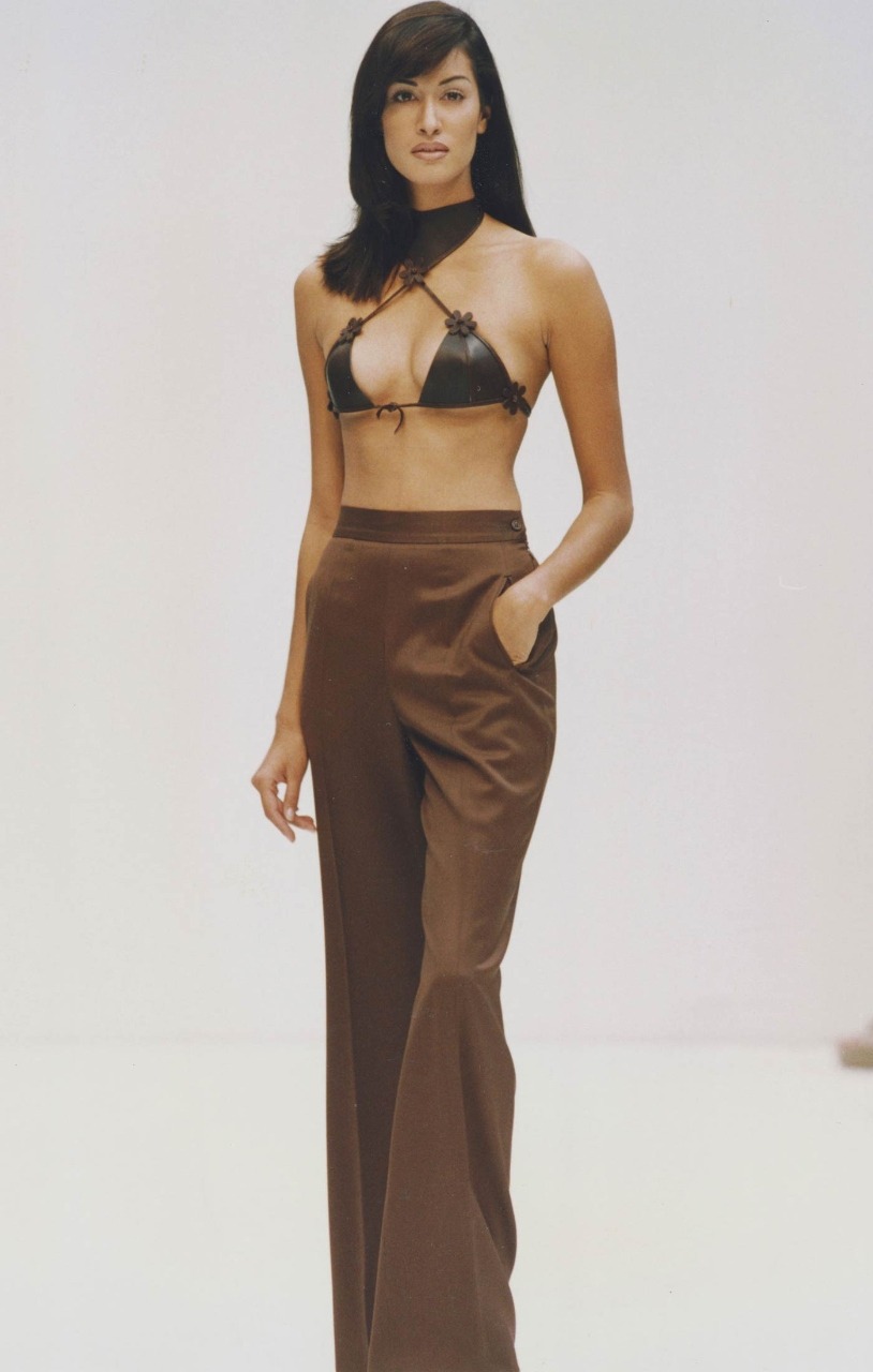 quickweaves:  *calls Muccia* Yeah can i pull that bikini top from 1993 for my music