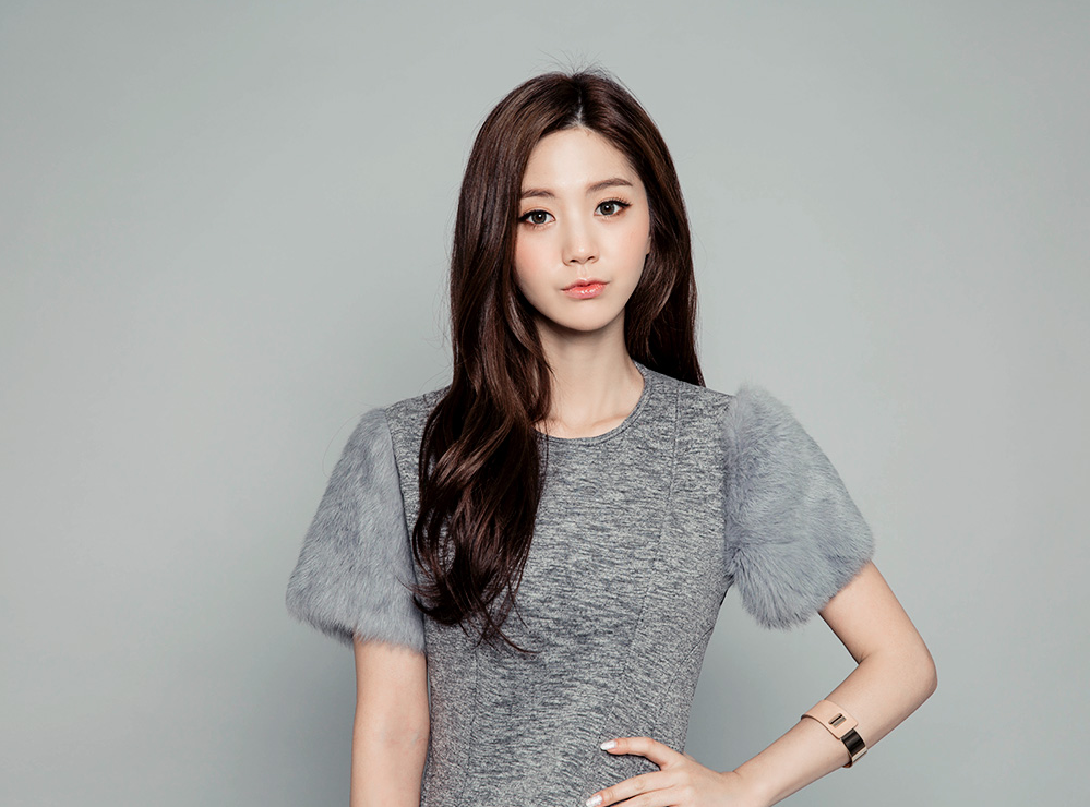 korean-dreams-girls:  Lee Chae Eun - November 25, 2015 2nd Set 