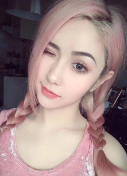 waiweidingzhi: 北京 唯一粉色 网红女艺人  98年 175 C 接待微信yue325828 备用q528288686