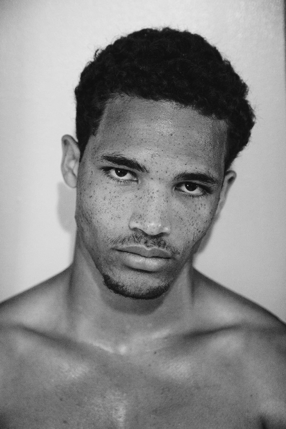 serpentine913:  Ali Holder for Suspend Magazine + Photographer Lloyd Pursall