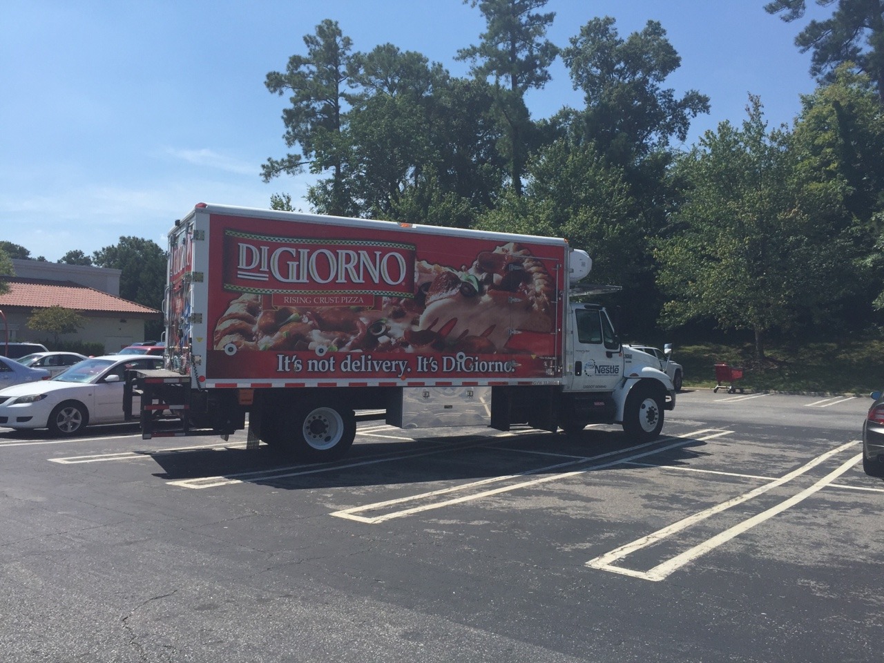 rvacoffeestain:  Hey DiGiorno, it looks to me like you’re DELIVERING 