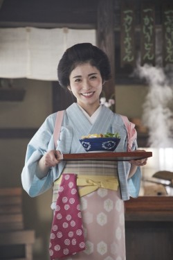 carudamon119:    松岡茉優「丸亀製麺」二代目おかみに就任！新CMでさわやか着物姿  