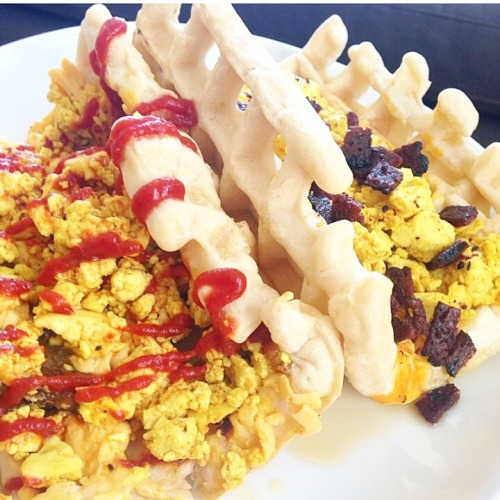 im-horngry:  Vegan Waffle Tacos filled with Scrambled Tofu, Bacon, Sausage & Ketchup by @instagram.com/thesaucyvegan 🍳