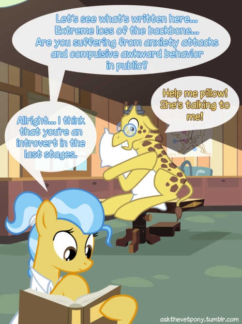 adurot:  askthevetpony:  It’s a wonder that he found his way to the hospital.  Is that a giraffe with a retractable neck?  Aww, he’s cute! >w<
