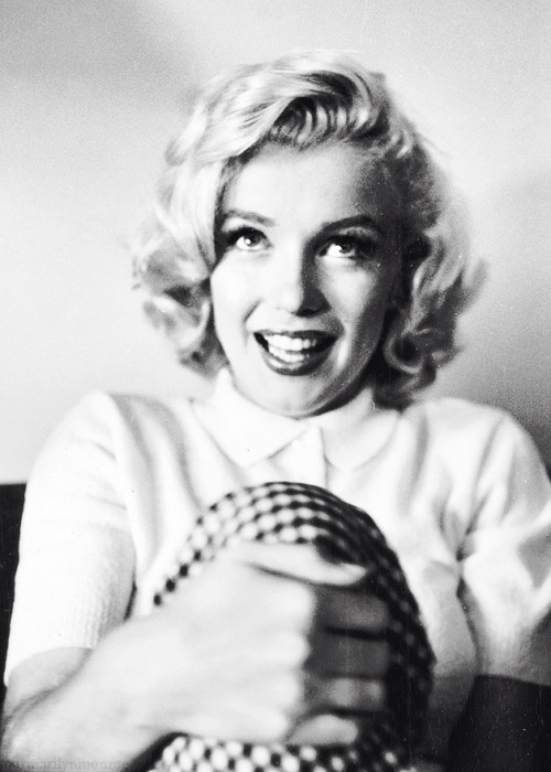 ourmarilynmonroe:Marilyn Monroe photographed by John Vachon, 1953.