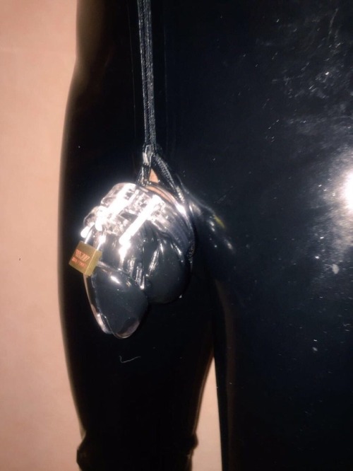 mlatexm:Full Rubber Toy porn pictures