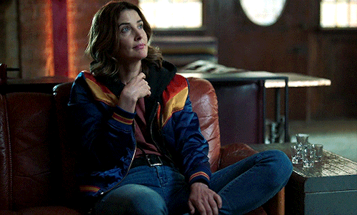 COBIE SMULDERS As Dex PariosStumptown | 1x16 All Quiet On The Dextern Front