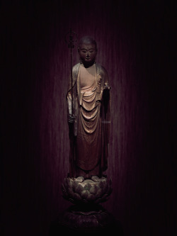 swamidigital:  Jizō Bosatsu (क्षितिगर्भ) by the sculptor Intan, 13th century Japan. Photograph by Dilip Goswami. 