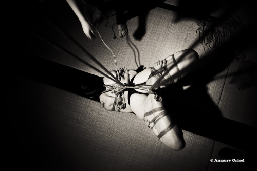 bondageisnotacrimeparis:workshop with Gorgone at “la place des cordes “modele : AD RopekittenPhoto by Amaury Grisel