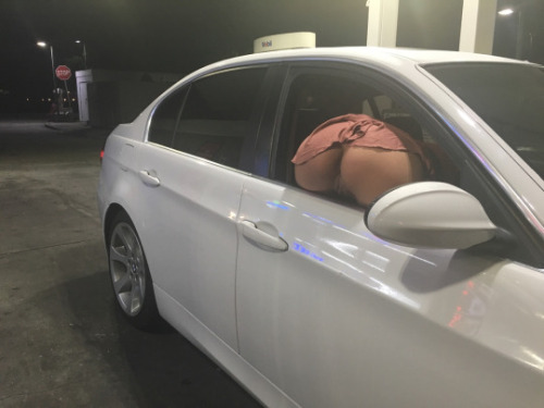 master-of-naughtiness: Perfect … now wait there while I go see if any of the strangers at thi