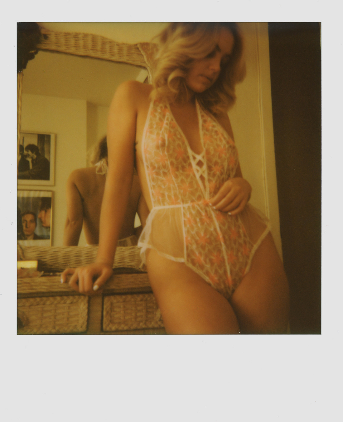 dawnatlast86: orchid1959:   con-leche:  Polaroid of Emily  🌟🌟🌟🌟🌟🌟