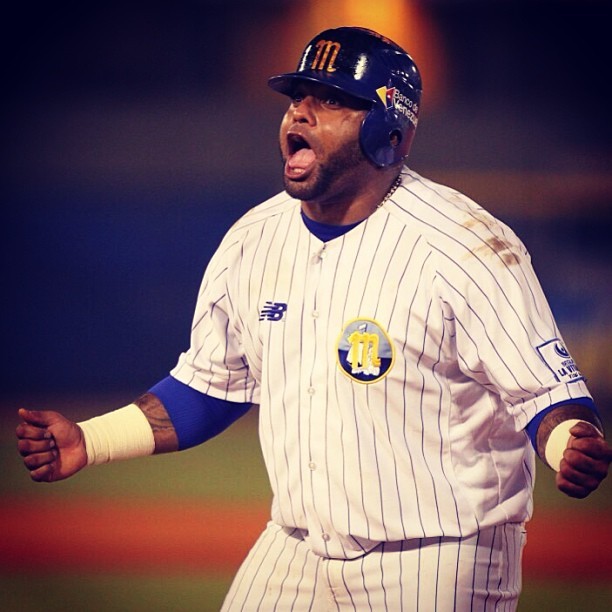 henrybeer25:  Magallanes campeón 2012-2013 #almagallanesvoy #magallanes #beisbol