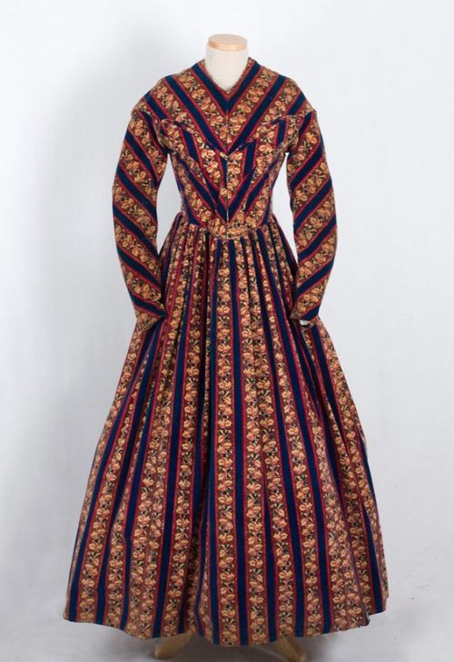 Printed cotton velveteen day dress, 1850s$985