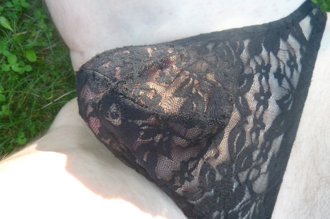 New black lacey thong&hellip;. Feels so sexy outside.