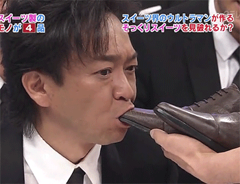 aquaeverything:  itmeansnoworriez:  TOKIO makes out with furniture.. TOKIO ties to find different realistic-looking objects, that are actually made of chocolate in a room   of course it’s the door handle. because eating door handles is actually
